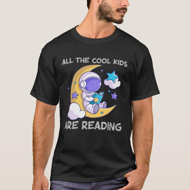 Camiseta All the Cool Kids Are Reading Book and Reading (Anverso)