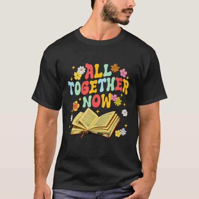 Camiseta All Together Now Summer Reading 2023 Groovy  Book  (Anverso)