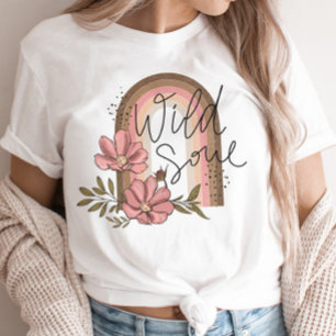 Camiseta Alma salvaje de la flor arcoiris moderna Boho