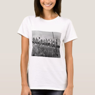 Camiseta Almuerzo encima de un rascacielos