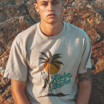 Camiseta Aloha Beach Hula Chica Hawaii Retro Hawái<br><div class="desc">Disfrute de un viaje a las soleadas costas de Hawái con este diseño de Retro Aloha Beaches! Este diseño de camisetas es perfecto para añadir un toque de diversión a tu armario de verano. Este diseño de camisetas de inspiración hawaiana alegrará el día, ya sea que estés en la playa...</div>