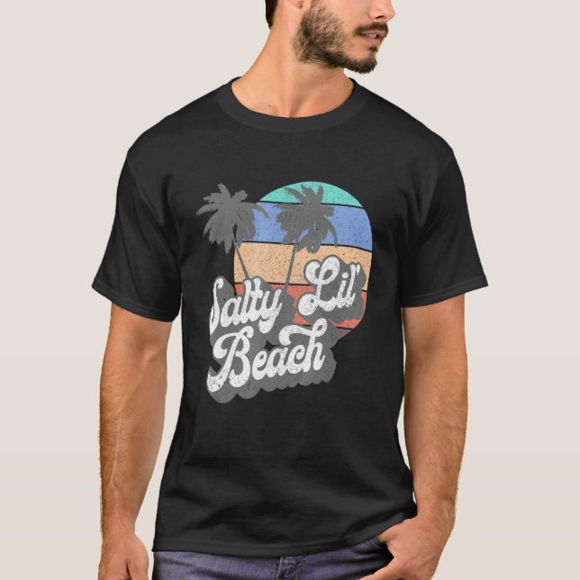 Camiseta Aloha Salty Lil Beach Surfin de Vacaciones de la V (Anverso)