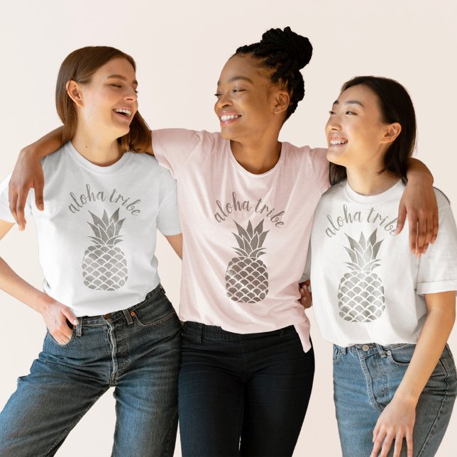 Camiseta Aloha Tribe Hawaiana plateada Pineapple Bridesmaid (Subido por el creador)