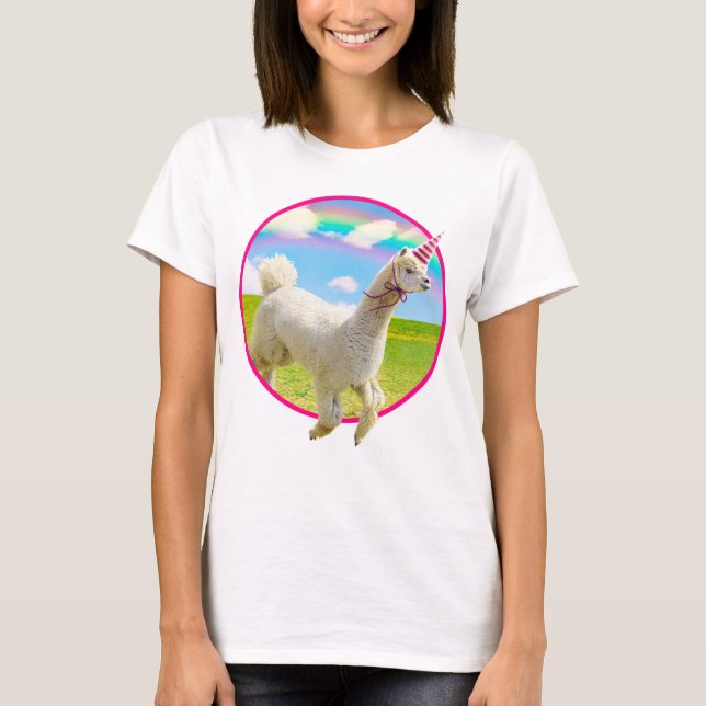 Camiseta Alpaca Unicornio bajo el cielo arcoiris (Anverso)