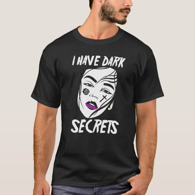 Camiseta Alt Estética Tengo Secretos Oscuros Rosa Tattoo Em (Anverso)