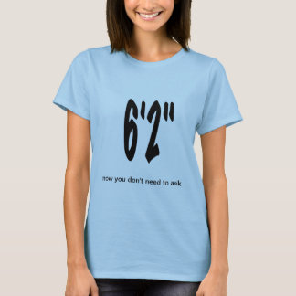 Camiseta alta 6' 2" de la persona