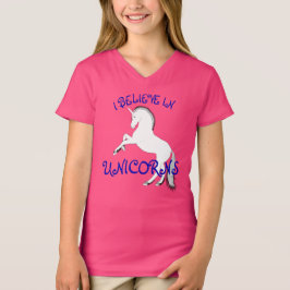 Camiseta Alzando el unicornio blanco y "me crea en