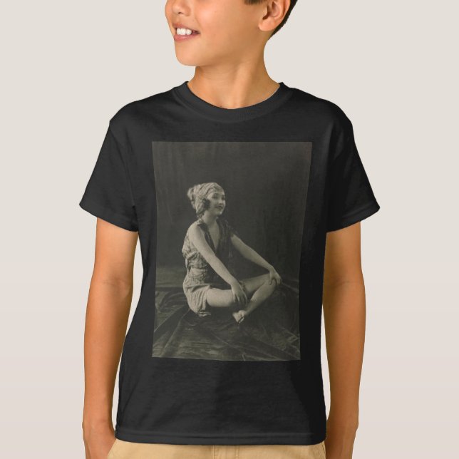 Camiseta Ama a un Chica de Ziegfeld sentado en las piernas  (Anverso)