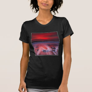 Camiseta Amanecer sobre el mar tempestuoso