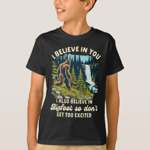 Camiseta Amante de Bigfoot También Cree en Bigfoot Así que 