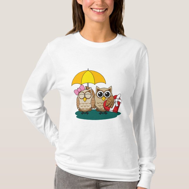 Camiseta Amantes de la Lechuza Cuta con paraguas y caja de  (Anverso)