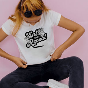 Camiseta Amantes de Ramen Fideos Dibujo Blanco Negro