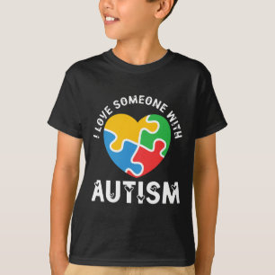 Camiseta Amar a alguien con autismo rompecabezas del corazó