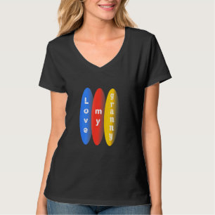 Camiseta Amar a mi abuela por encima del diseño del círculo