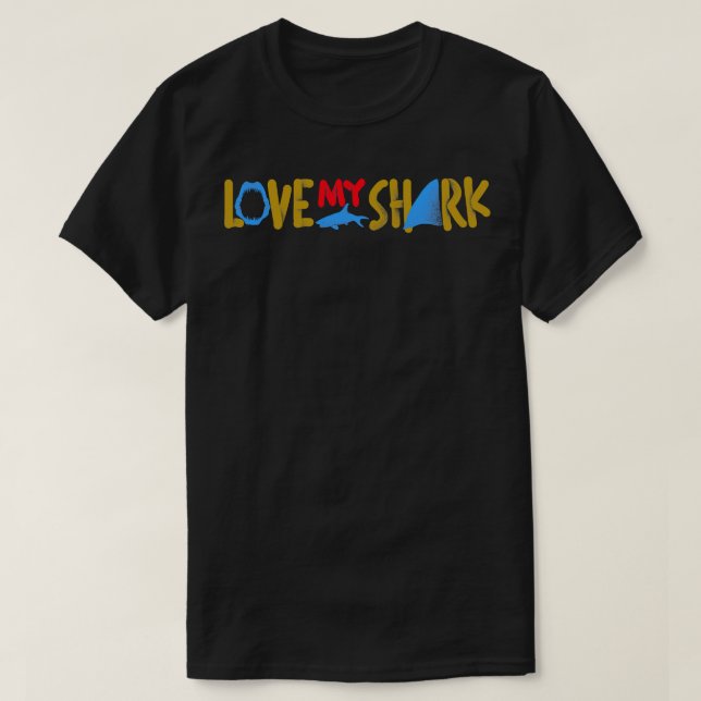 Camiseta Amar a mi tiburón (Diseño del anverso)