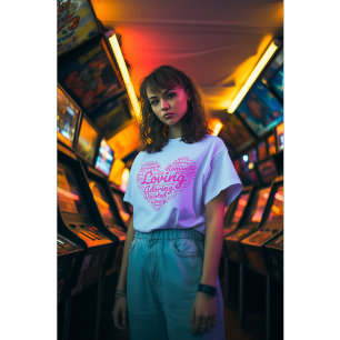 Camiseta Amar el corazón de Fuchsia Shapecloud Art