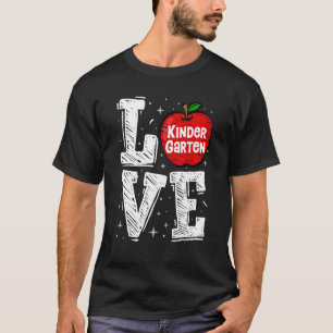 Camiseta Amar el jardín de infancia Cuidó a Apple de vuelta