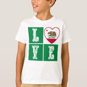 Camiseta Amar el orgullo cardíaco de la bandera de la Repúb