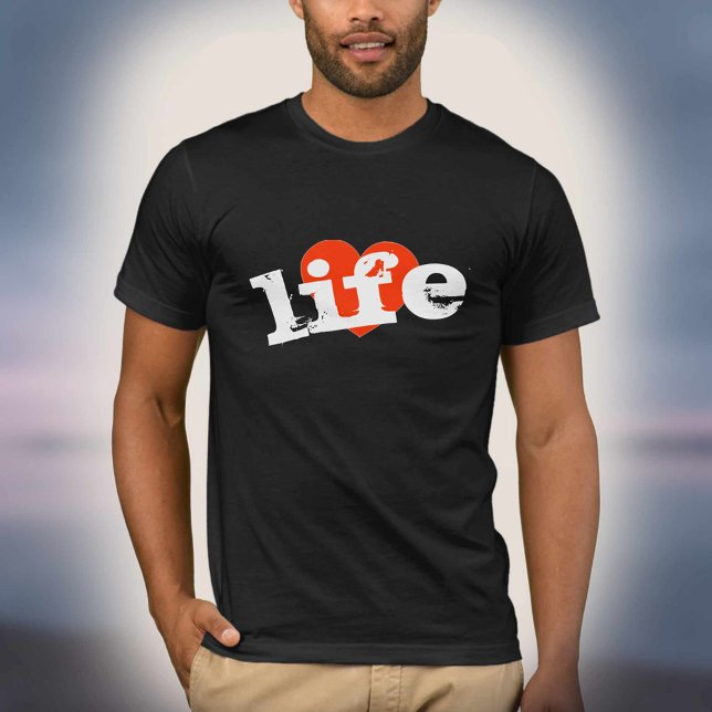 Camiseta ¡Amar la vida! Diseño del corazón rojo. (Subido por el creador)