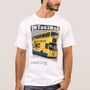 Camiseta amarilla del autobús de los intestinos