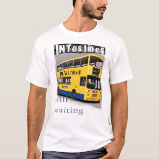 Camiseta amarilla del autobús de los intestinos