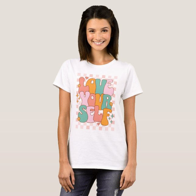 Camiseta Ámate a Ti Mismo Retro Groovy Cuadros (Anverso completo)