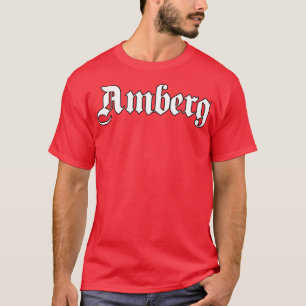 Camiseta Amberg escrito con letra gótica