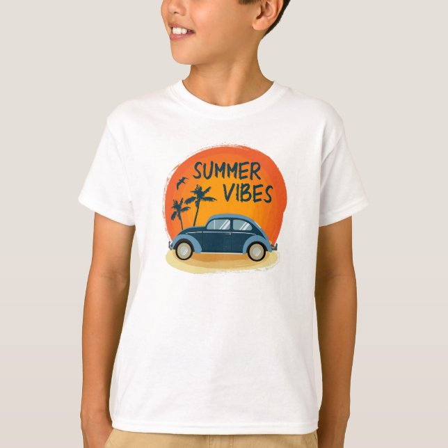 Camiseta ambiente veraniego con coche retro en la playa (Anverso)