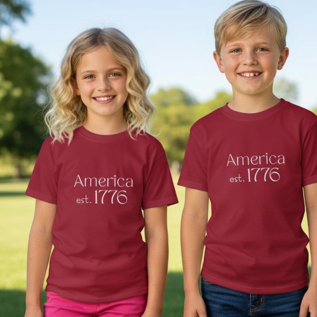 Camiseta America 250 Birthday est 1776 Typography Red Girls (Subido por el creador)