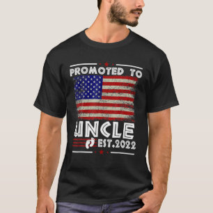 Camiseta American Flag Promoted To Uncle Est 2022, Fathers