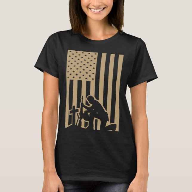 Camiseta American Flag Soldier  Memorial Day Patriotism (Anverso)