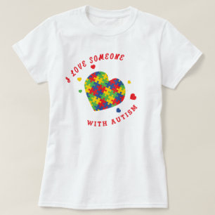 Camiseta Amo a alguien con rompecabezas de autismo corazón