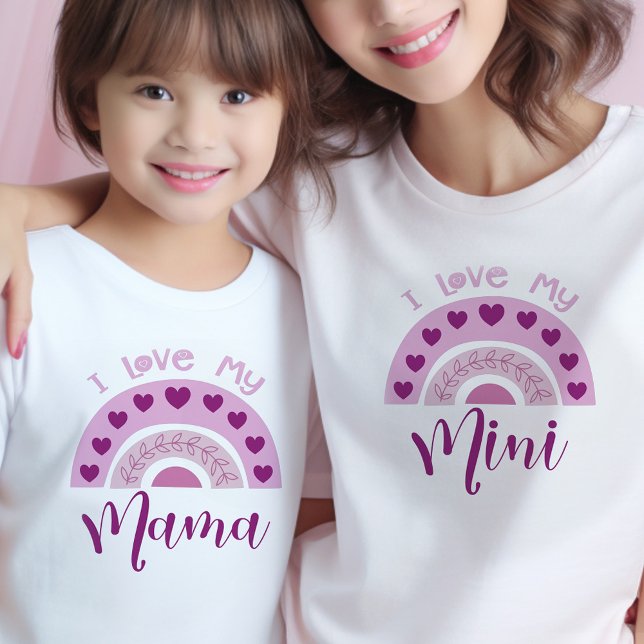 Camiseta Amo a mi Mama Boho Arcoíris Mini Mama Combinable (Mommy and Me tees with sweet rainbow design .. mom and kid shirts sold separately)