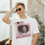 Camiseta Amo a mi novia | Foto y texto del Personalizado<br><div class="desc">Crea tu propia camiseta con fotos de mi personalizado me encanta mi novia con tu texto escrito a mano personalizado. Un diseño elegante y moderno en tonos rosa y marrón, para un aspecto divertido y lúdico. Todos los elementos de diseño gráfico se pueden personalizar en cualquier color. El lindo personalizable...</div>