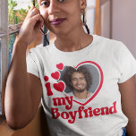 Camiseta Amo a mi novio Personalizado de fotos<br><div class="desc">¿Buscando un regalo único y romántico? ¡No busque más allá de esta camiseta de fotos de la personalizado I Love My Boyrfriend! Simplemente sube una foto tuya, y Zazzle la imprimirá en una camisa para ti. Esta camisa es perfecta para aniversarios, El día de San Valentín o cualquier otra ocasión...</div>