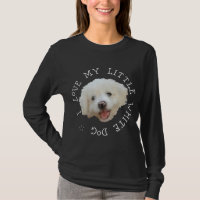 Amo a mi pequeño perro blanco rescatado