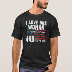 Camiseta Amo A Una Mujer Y Varias Pistolas Abuelo Vetera