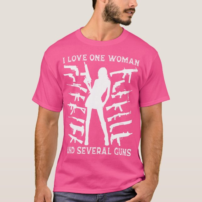 Camiseta Amo A Una Mujer Y Varias Pistolas Divertidas Husba (Anverso)