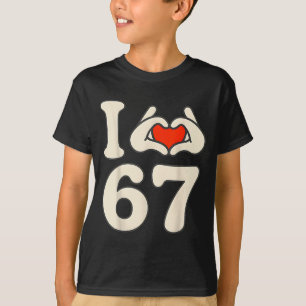 Camiseta Amo el diseño de número de corazón de mano retro 6