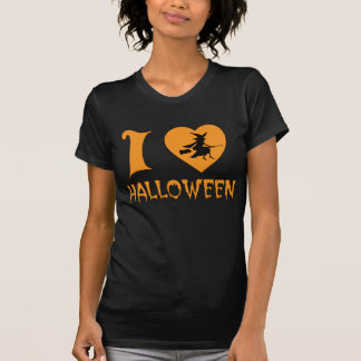 Camiseta Amo Halloween con la bruja asustadiza que vuela su