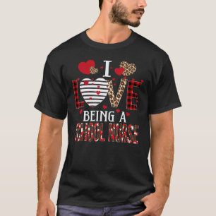 Camiseta Amo ser una enfermera escolar corazones de cuadros