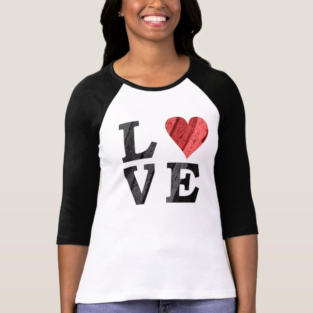 Camiseta AMOR con corazón (Anverso)