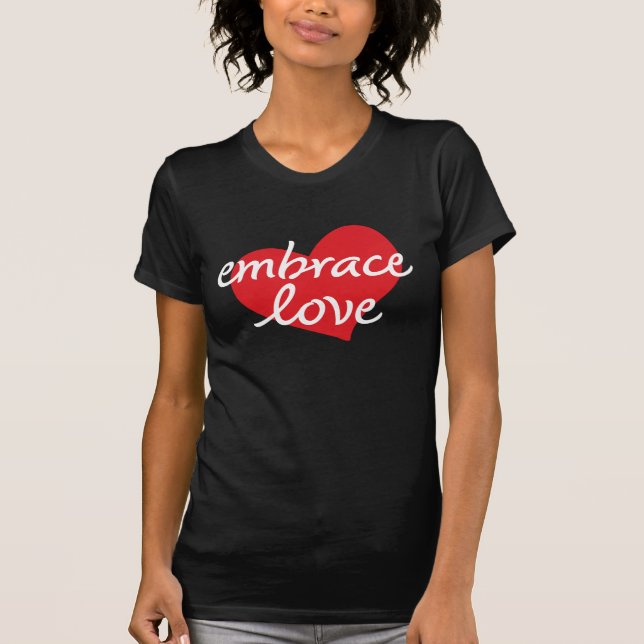 Camiseta Amor del abrazo de Alicia Inoue (Anverso)