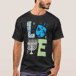Camiseta Amor Dreidel Menorah Jew Hanukkah Chanukah Hombres<br><div class="desc">Ama Dreidel Menorah Jew Hanukkah Chanukah Hombres Mujeres Niños.</div>