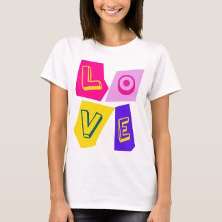 Camiseta "AMOR" escrito en letras mayúsculas