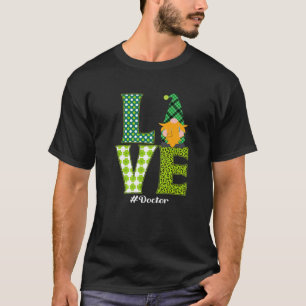 Camiseta AMOR Médica Gnome Leopard Funny St Patricks Day Me