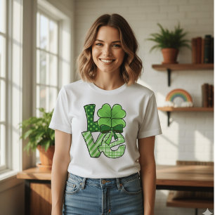 Camiseta Amor Retro del Día de San Patricio Clover Verde Es
