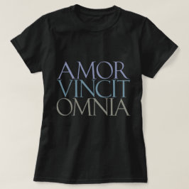 Camiseta Amor Vincit Omnia - El amor conquista a todos