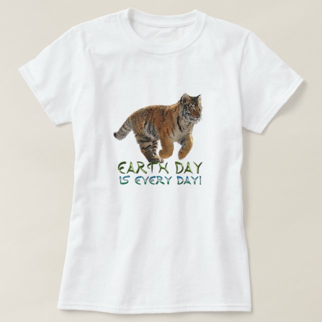 Camiseta Amur Tiger Cub Planet Earth Day Wildlife Shirt (Diseño del anverso)