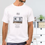 Camiseta Añadir promoción fotográfica de empresa de Persona<br><div class="desc">Añade tu camiseta de promoción de fotos de la compañía de texto con logotipo Personalizado. Inserte su logotipo y su foto y personalizar el texto,  el nombre de la empresa,  la dirección y la información de contacto. Promoción o entrega de negocios para sus clientes y socios comerciales.</div>